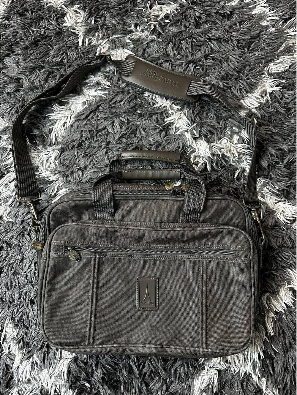Vintage Travelpro USA Brown Laptop Messenger Bag Briefcase Strap Luggage Work